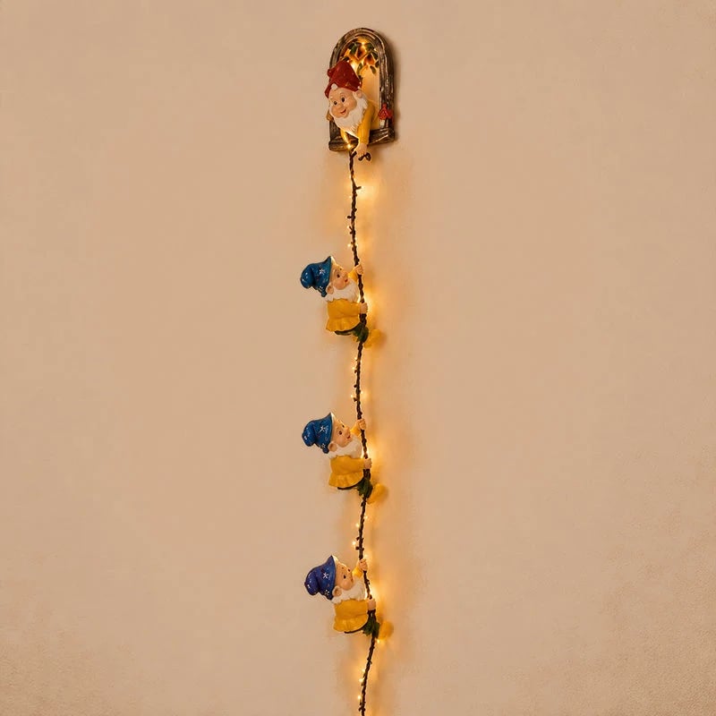 🎄 Climbing Gnome Christmas String Lights – Handmade LED Wall Hanging Festive Decor
